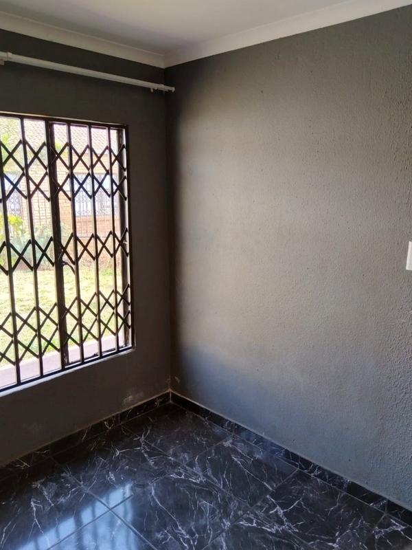 2 Bedroom Property for Sale in Vosloorus Gauteng