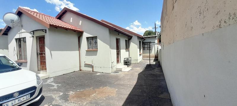 To Let 3 Bedroom Property for Rent in Naturena Gauteng