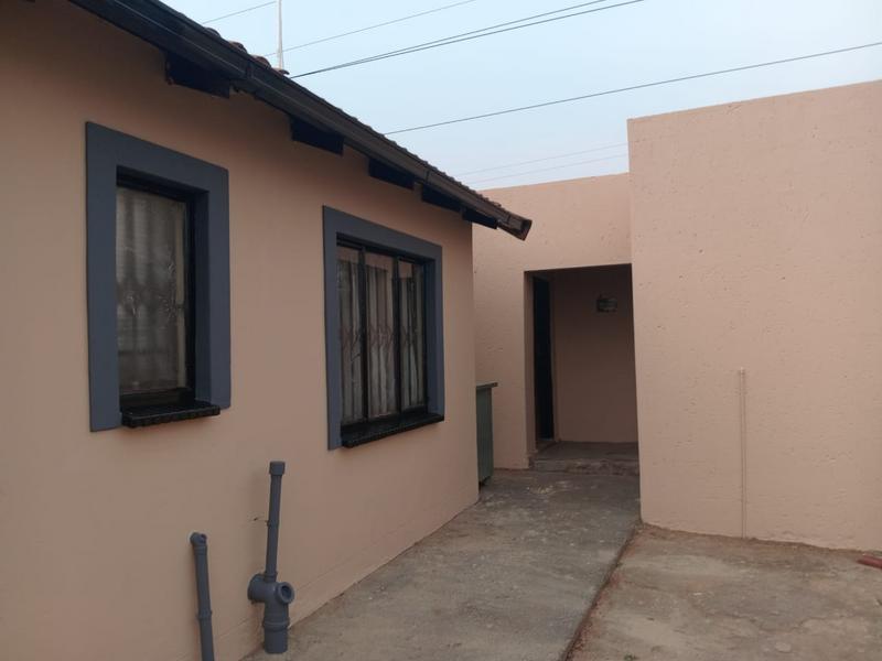 2 Bedroom Property for Sale in Windmill Park Gauteng