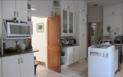 7 Bedroom Property for Sale in Oaklands Gauteng