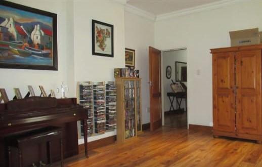 7 Bedroom Property for Sale in Oaklands Gauteng