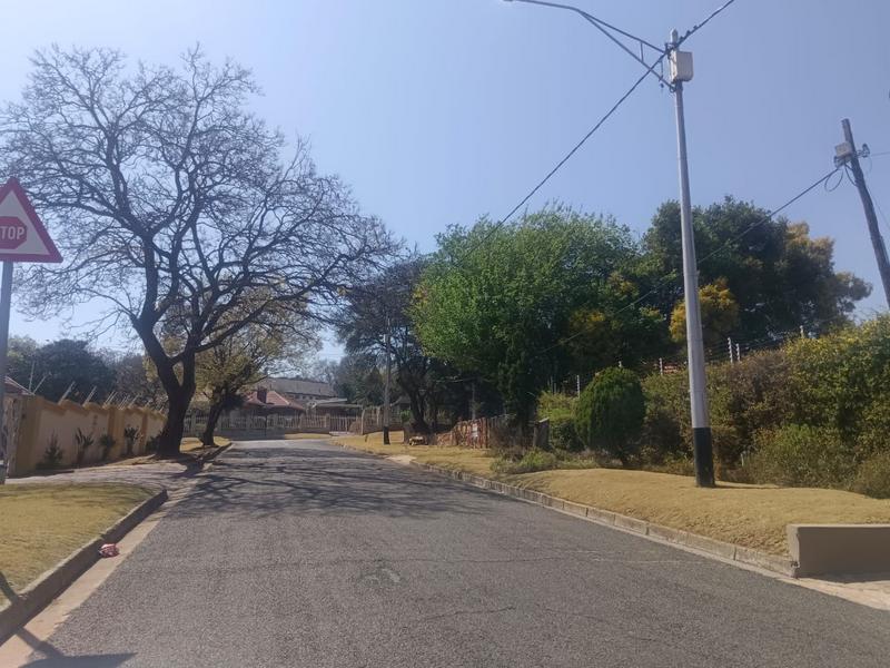 To Let 2 Bedroom Property for Rent in Mondeor Gauteng