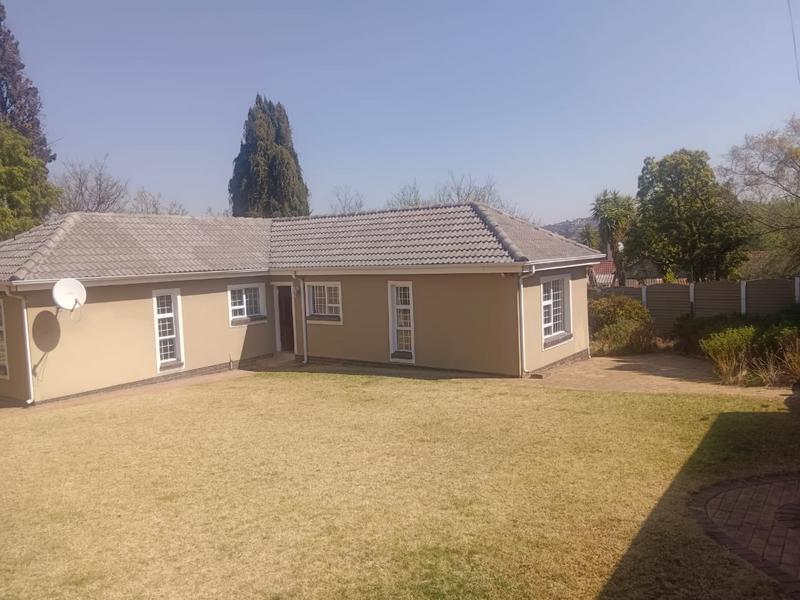 To Let 2 Bedroom Property for Rent in Mondeor Gauteng