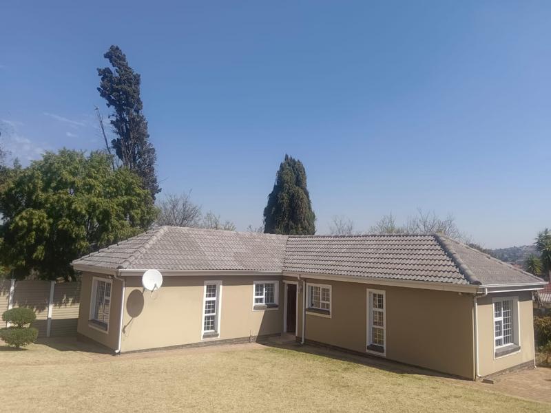 To Let 2 Bedroom Property for Rent in Mondeor Gauteng