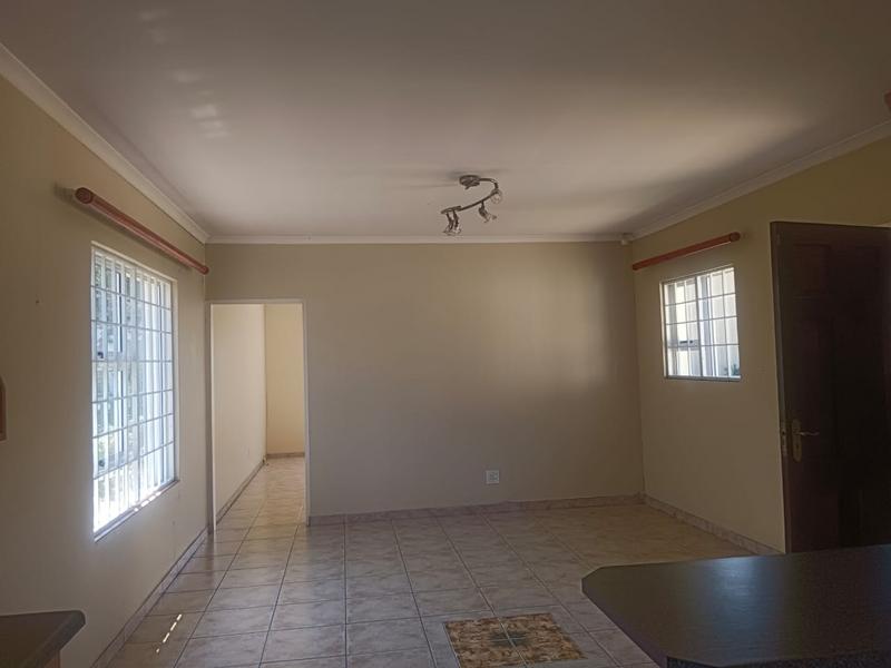 To Let 2 Bedroom Property for Rent in Mondeor Gauteng