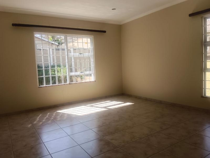 To Let 2 Bedroom Property for Rent in Mondeor Gauteng