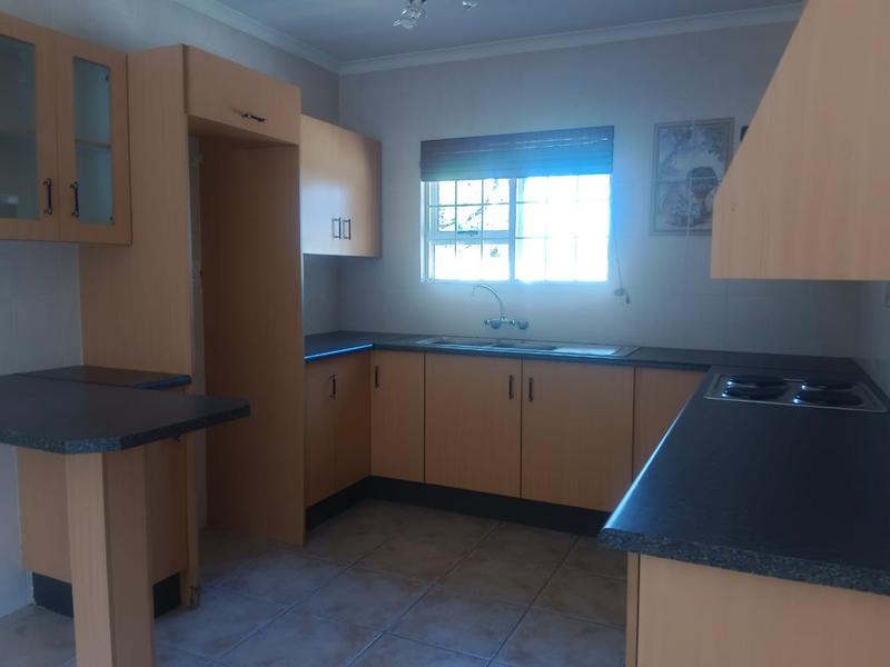 To Let 2 Bedroom Property for Rent in Mondeor Gauteng