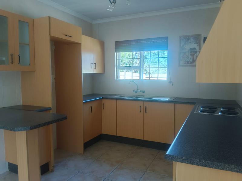 To Let 2 Bedroom Property for Rent in Mondeor Gauteng