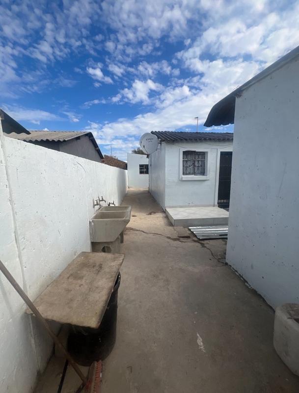 10 Bedroom Property for Sale in Tembisa Central Gauteng
