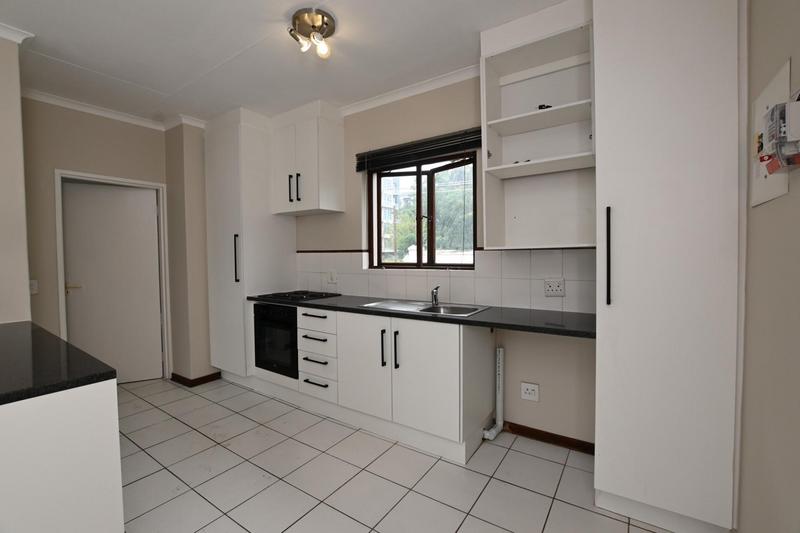 To Let 1 Bedroom Property for Rent in Sandown Gauteng