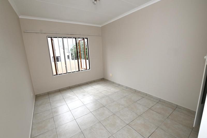 To Let 1 Bedroom Property for Rent in Sandown Gauteng