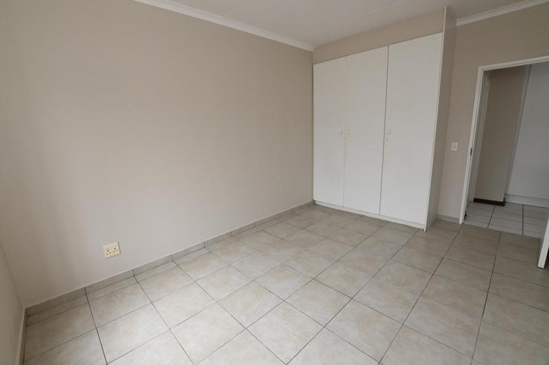 To Let 1 Bedroom Property for Rent in Sandown Gauteng