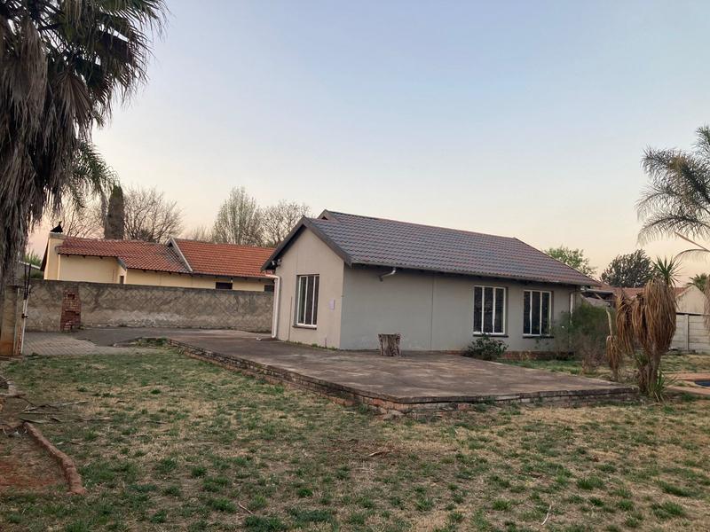 2 Bedroom Property for Sale in Dawn Park Gauteng