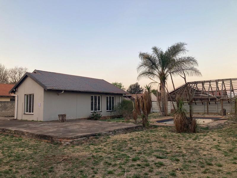 2 Bedroom Property for Sale in Dawn Park Gauteng