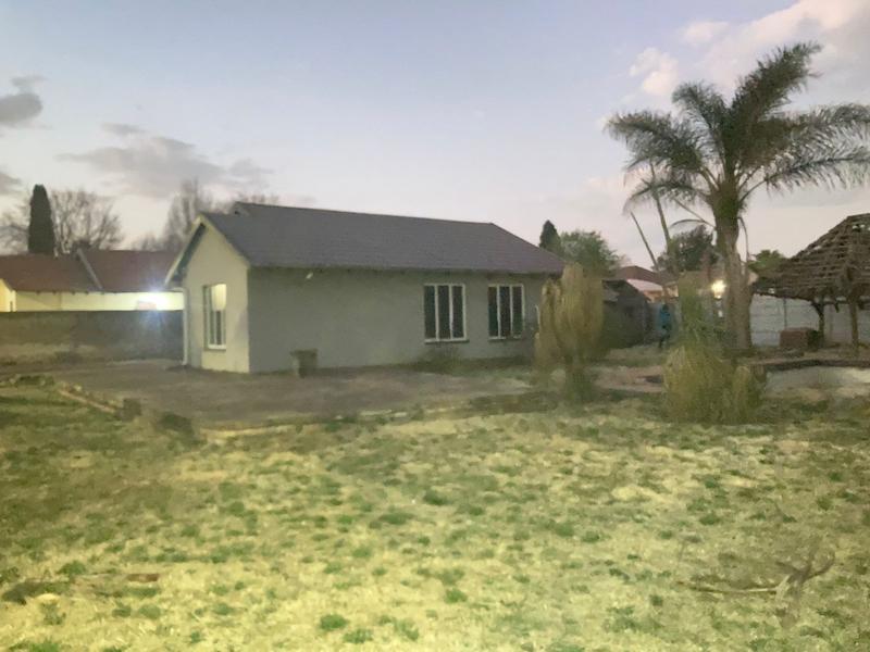 2 Bedroom Property for Sale in Dawn Park Gauteng