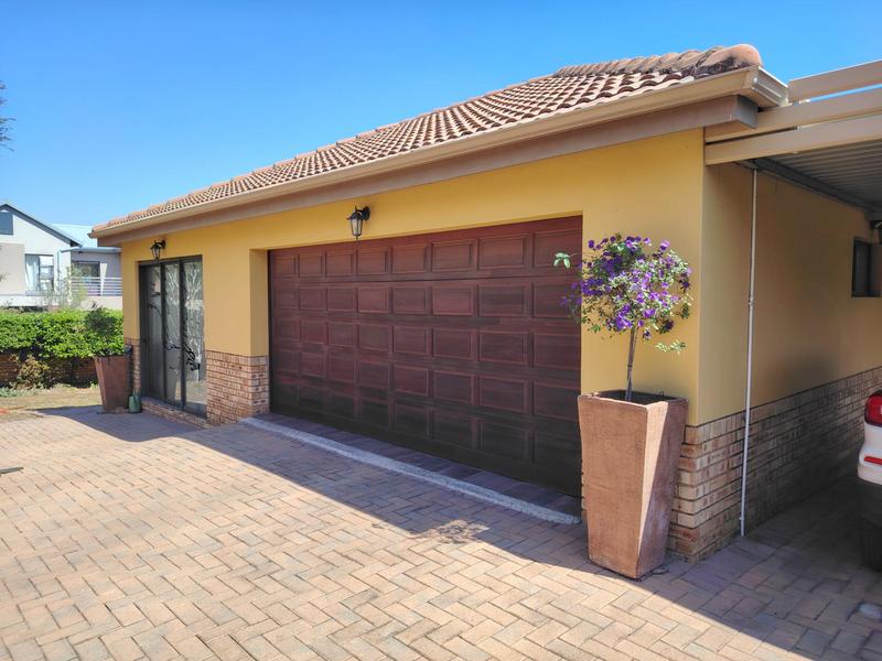 To Let 3 Bedroom Property for Rent in Amberfield Manor Gauteng