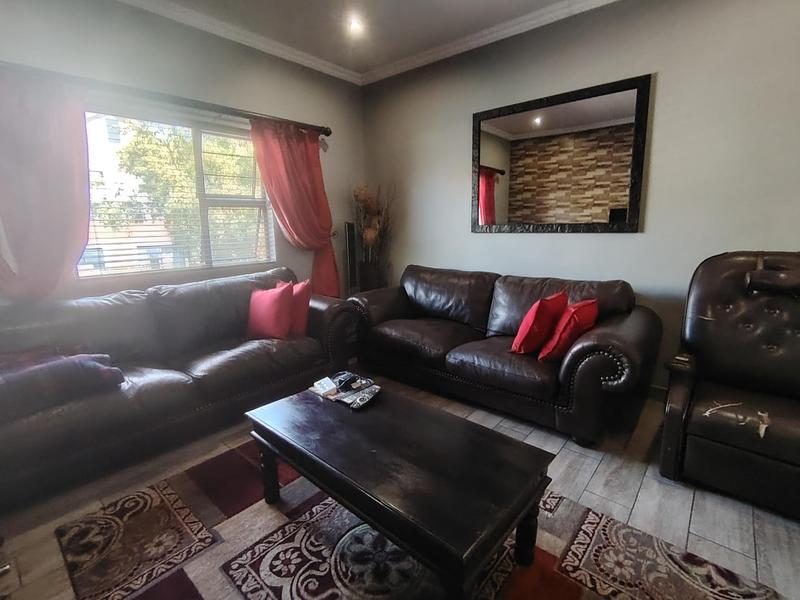 To Let 3 Bedroom Property for Rent in Amberfield Manor Gauteng