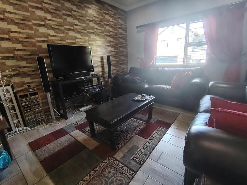 To Let 3 Bedroom Property for Rent in Amberfield Manor Gauteng