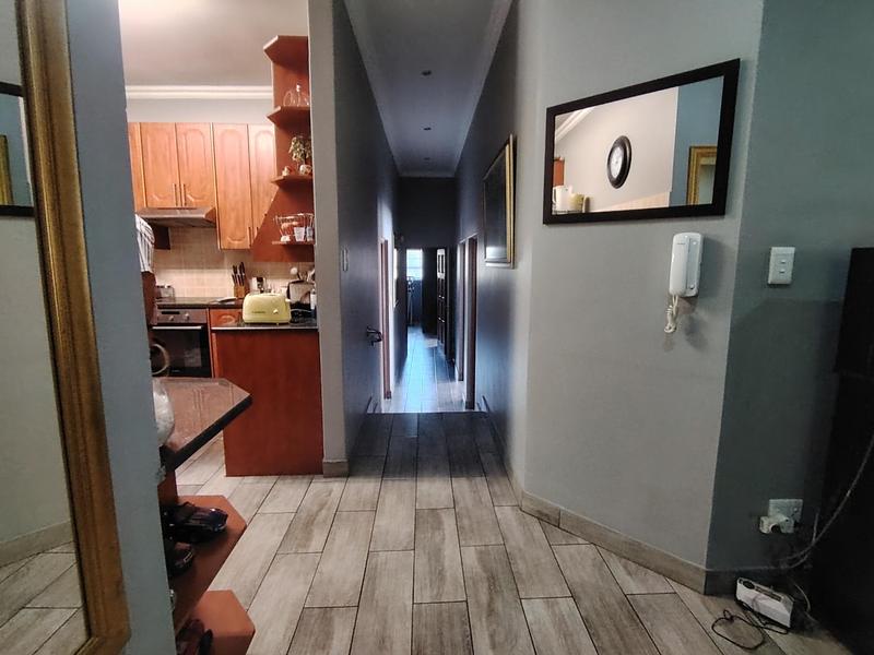 To Let 3 Bedroom Property for Rent in Amberfield Manor Gauteng