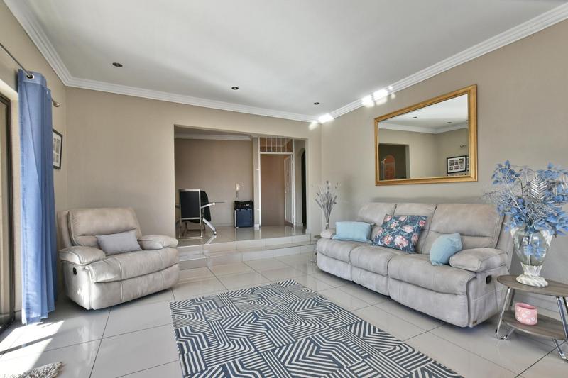 4 Bedroom Property for Sale in Mulbarton Gauteng