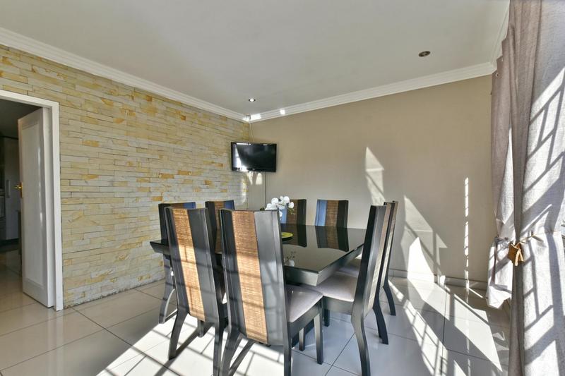 4 Bedroom Property for Sale in Mulbarton Gauteng