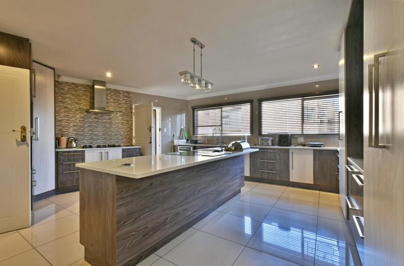4 Bedroom Property for Sale in Mulbarton Gauteng