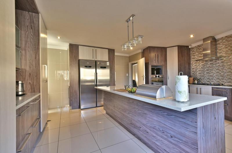 4 Bedroom Property for Sale in Mulbarton Gauteng
