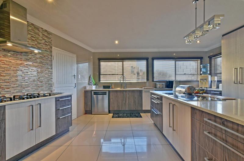 4 Bedroom Property for Sale in Mulbarton Gauteng