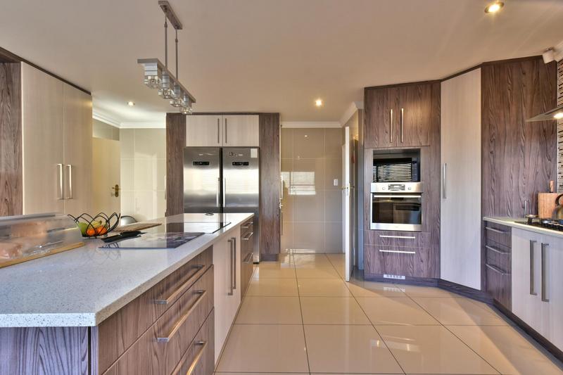 4 Bedroom Property for Sale in Mulbarton Gauteng