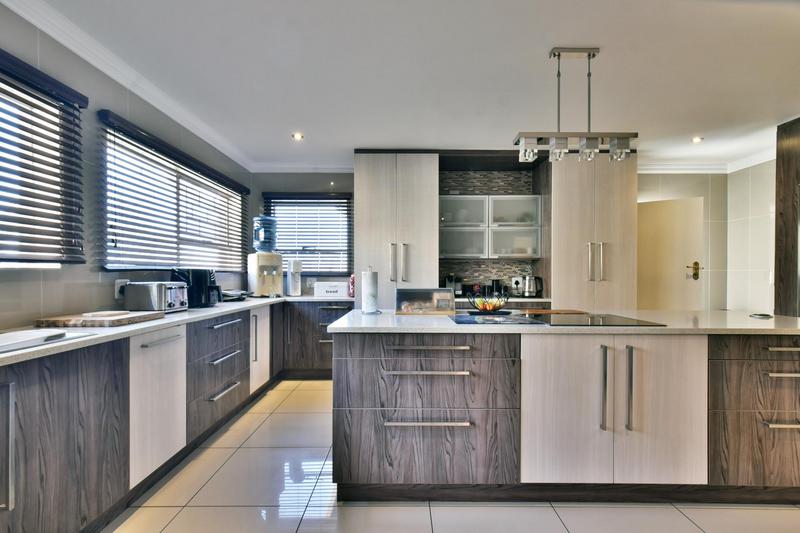 4 Bedroom Property for Sale in Mulbarton Gauteng