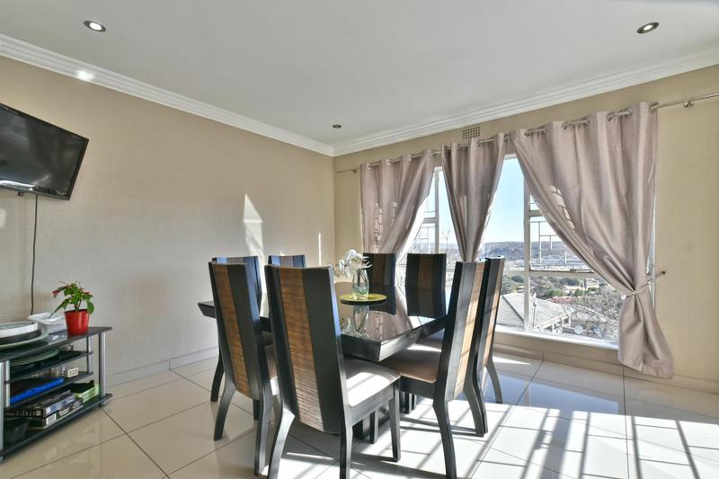 4 Bedroom Property for Sale in Mulbarton Gauteng