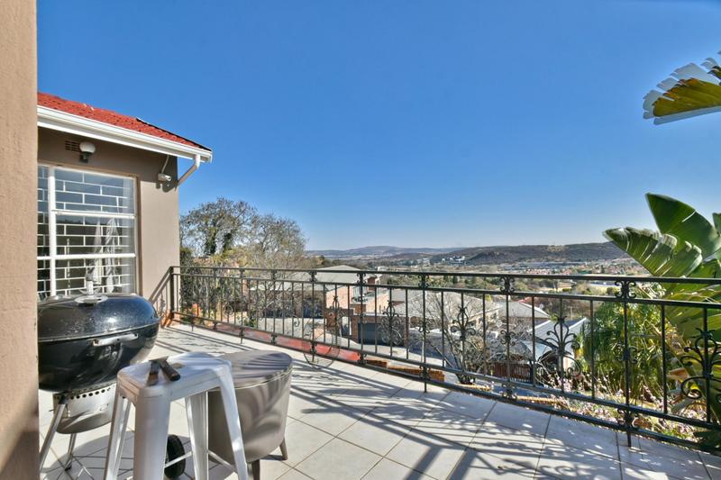 4 Bedroom Property for Sale in Mulbarton Gauteng