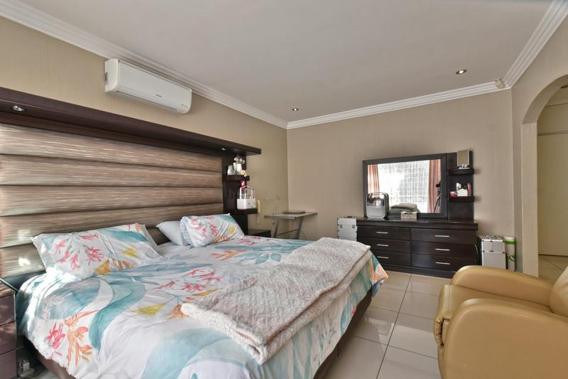 4 Bedroom Property for Sale in Mulbarton Gauteng