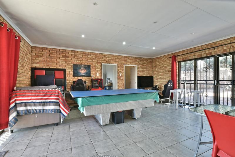 4 Bedroom Property for Sale in Mulbarton Gauteng