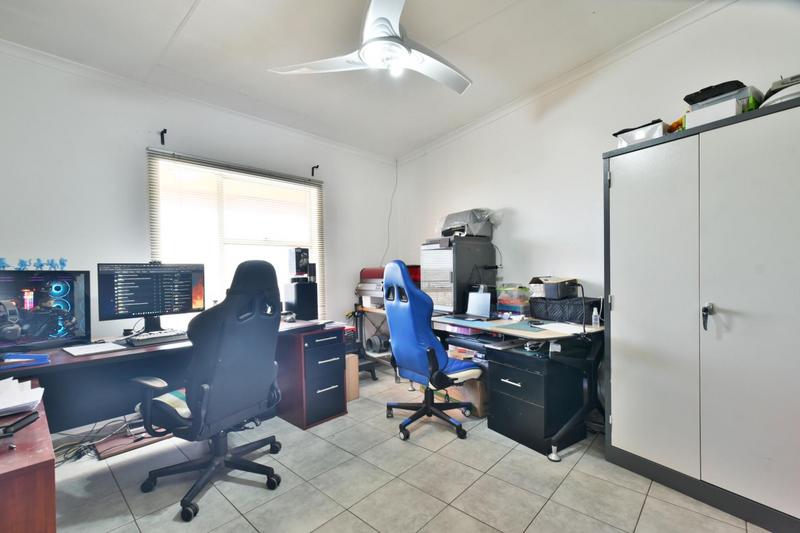 4 Bedroom Property for Sale in Mulbarton Gauteng