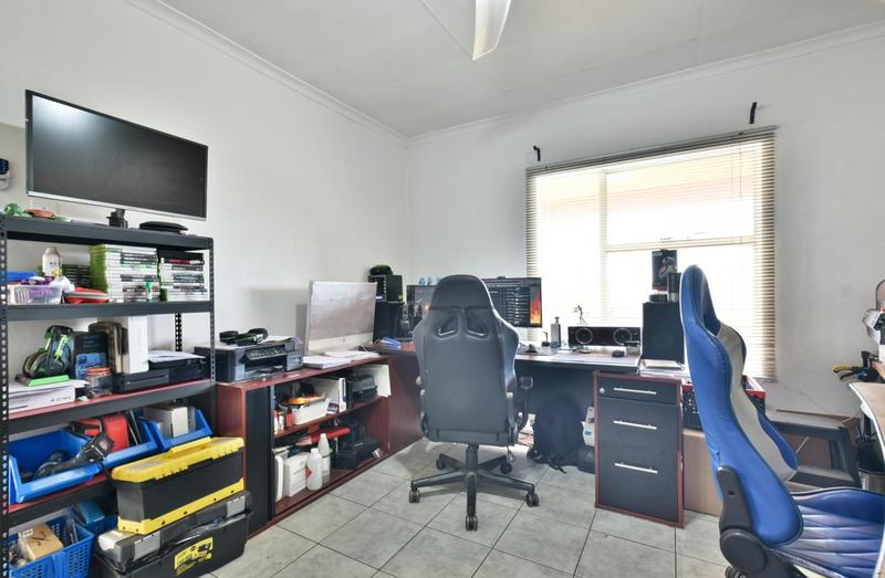 4 Bedroom Property for Sale in Mulbarton Gauteng