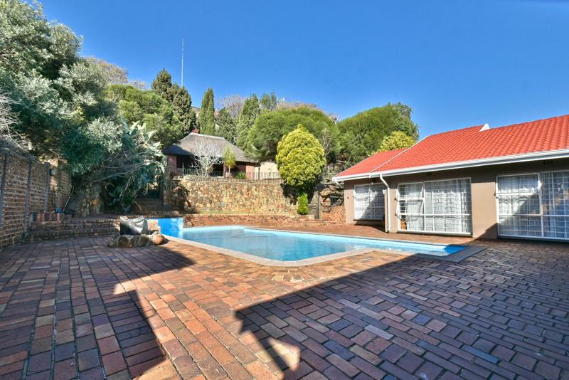 4 Bedroom Property for Sale in Mulbarton Gauteng