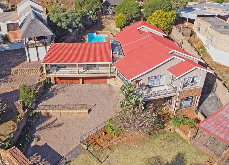 4 Bedroom Property for Sale in Mulbarton Gauteng