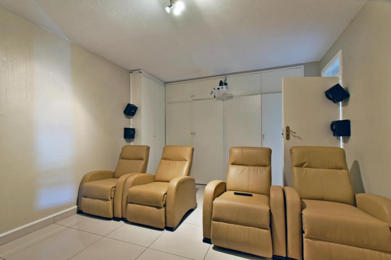 4 Bedroom Property for Sale in Mulbarton Gauteng