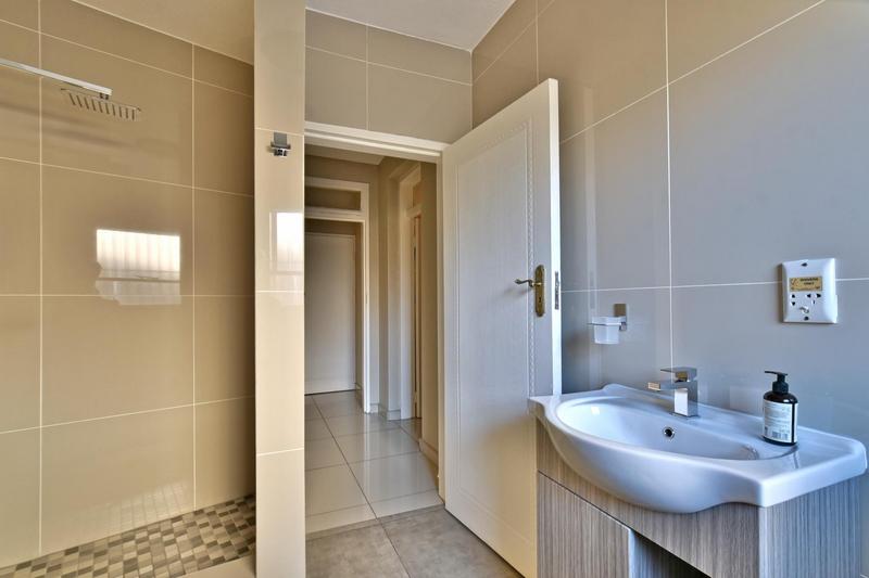4 Bedroom Property for Sale in Mulbarton Gauteng