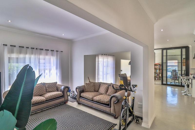 3 Bedroom Property for Sale in Midstream Ridge Gauteng