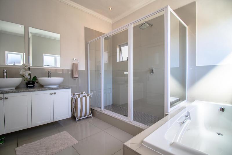 3 Bedroom Property for Sale in Midstream Ridge Gauteng