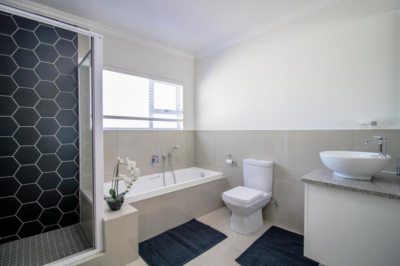 3 Bedroom Property for Sale in Midstream Ridge Gauteng