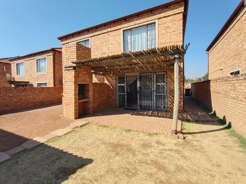 4 Bedroom Property for Sale in Theresa Park Gauteng