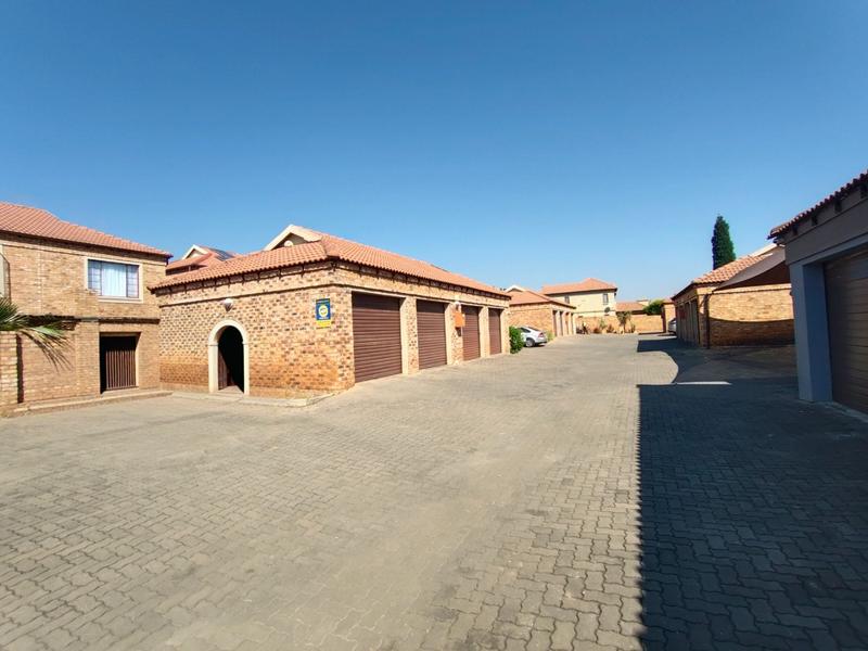 4 Bedroom Property for Sale in Theresa Park Gauteng