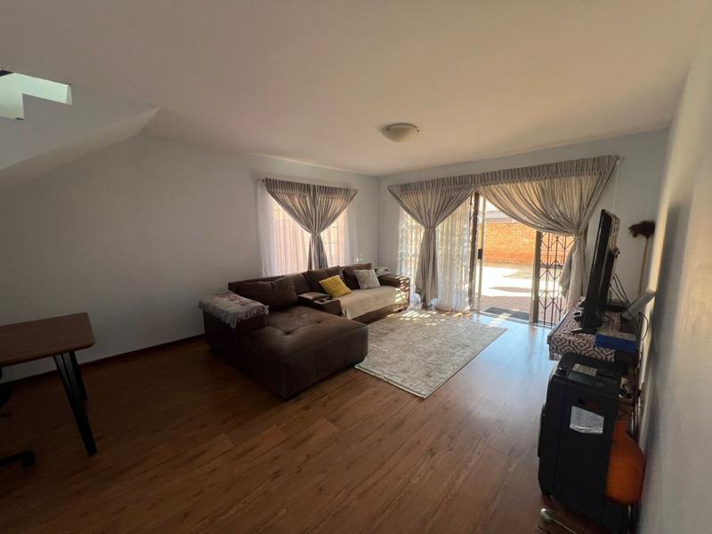 4 Bedroom Property for Sale in Theresa Park Gauteng