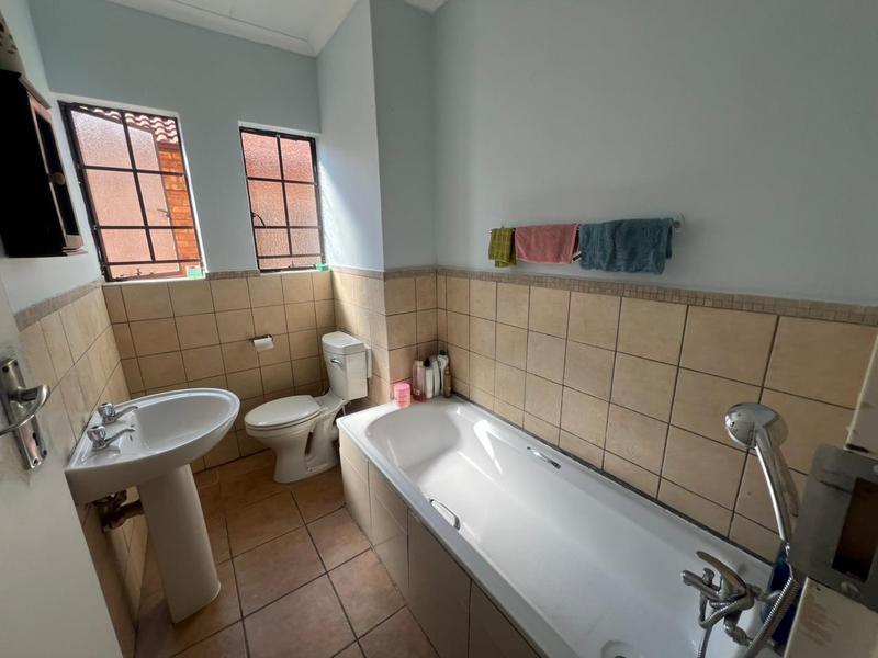 4 Bedroom Property for Sale in Theresa Park Gauteng