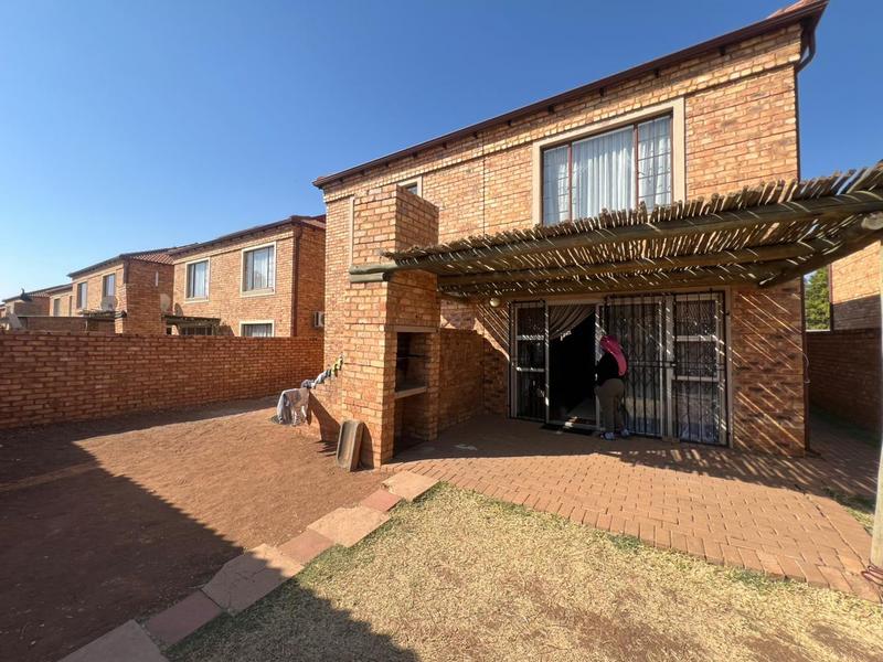 4 Bedroom Property for Sale in Theresa Park Gauteng