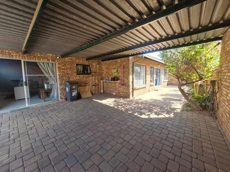 3 Bedroom Property for Sale in Annlin Gauteng