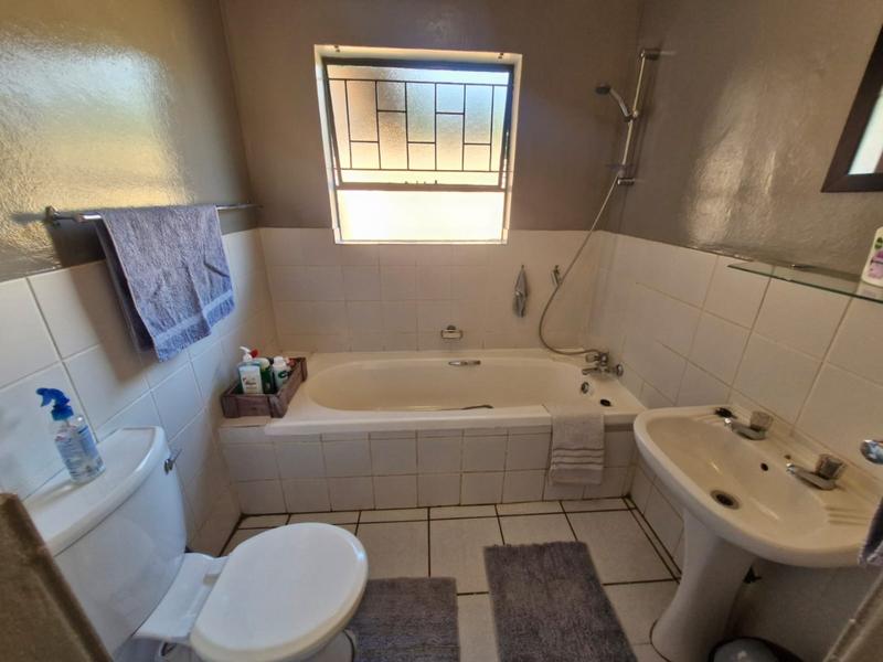 3 Bedroom Property for Sale in Annlin Gauteng